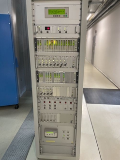 Gaswarn-Sicherheits-Rack für einen Sektor in der PETRA III Max-von-Laue-Halle. Gaswarn-Sicherheits-Rack für einen Sektor in der PETRA III Max-von-Laue-Halle.